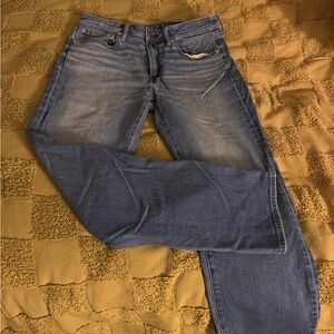 American Eagle Outfitters woman’s Classic Blue Jeans